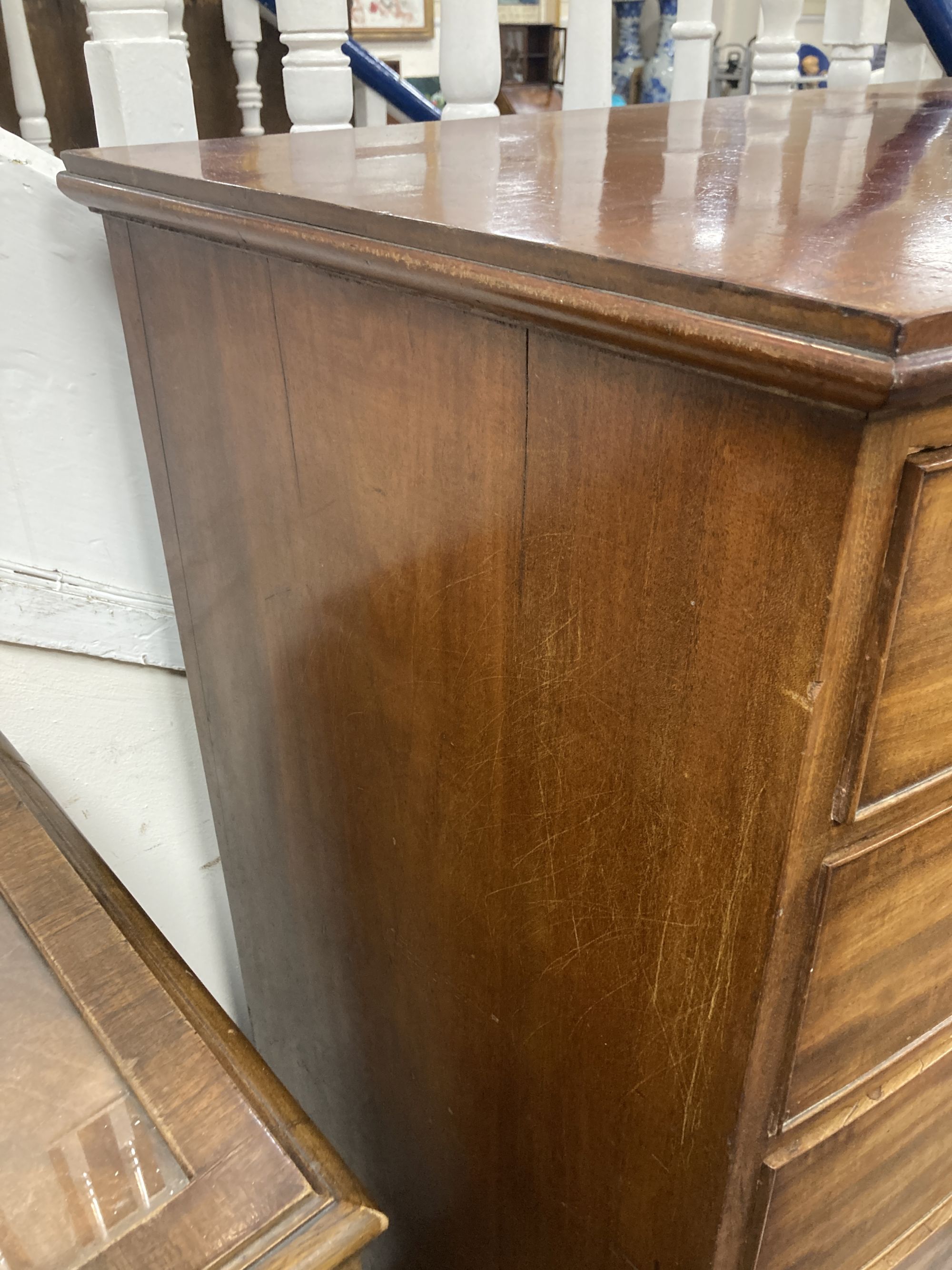 A Victorian mahogany bowfront chest, width 118cm, depth 55cm, height 124cm